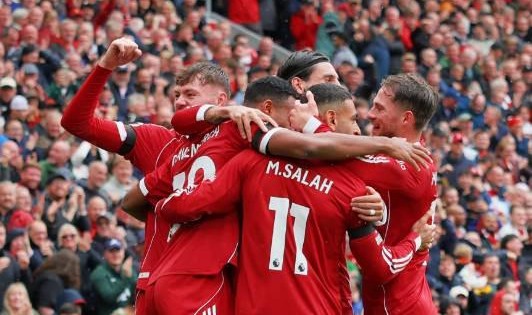 华体会-邮报：利物浦考虑今夏再次去美国踢季前赛，已与雷克瑟姆谈判