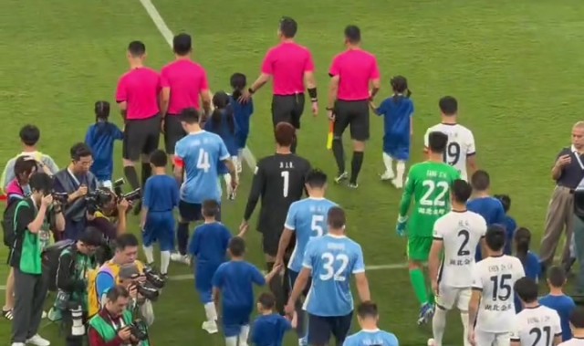 hth-杨莉娜社媒分享新鹏城观赛vlog，记录戴伟浚助攻及谢场内容